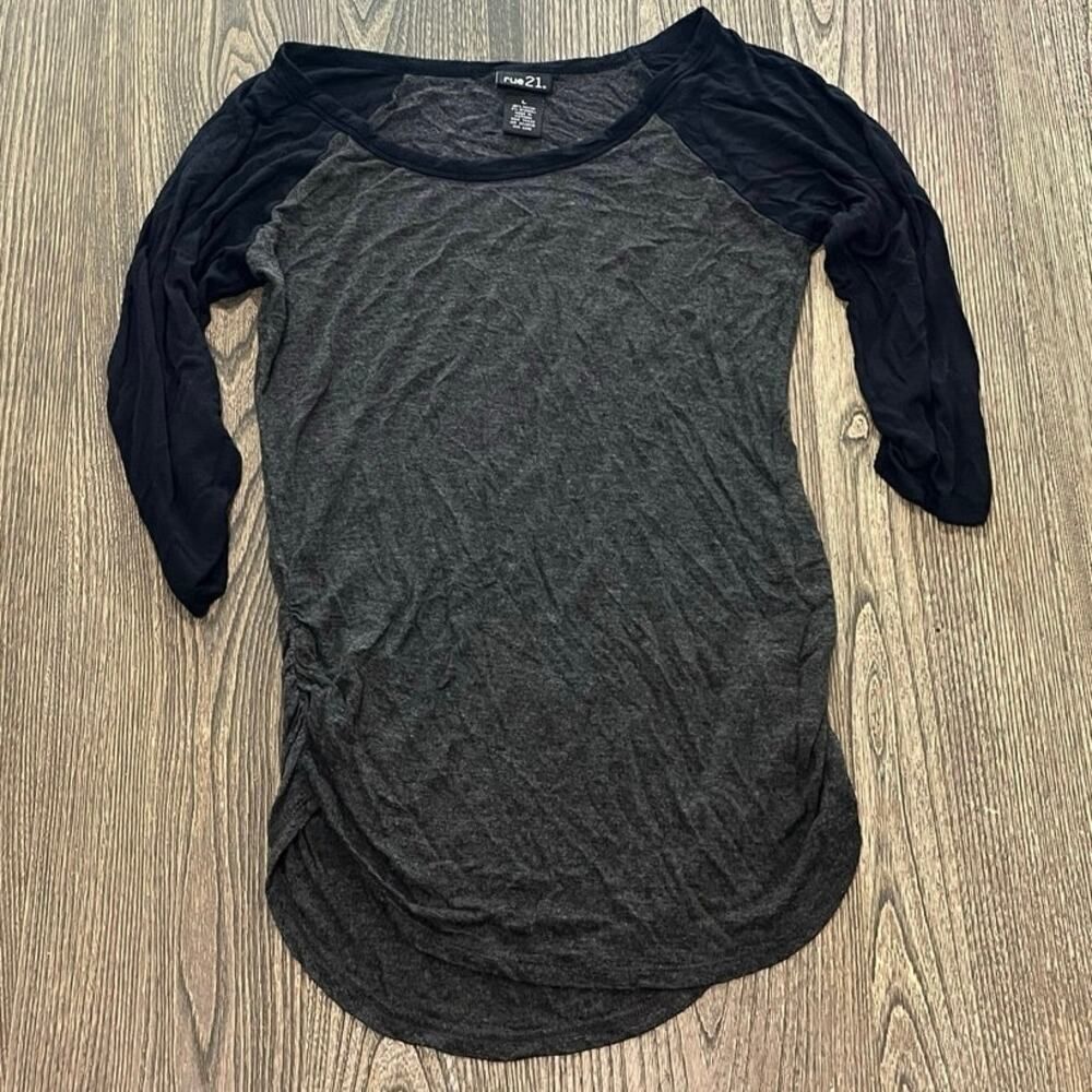 rue21 Womens Raglan 3/4 Sleeve Top Round Neck Pullover Stretch Gray/Black Size L